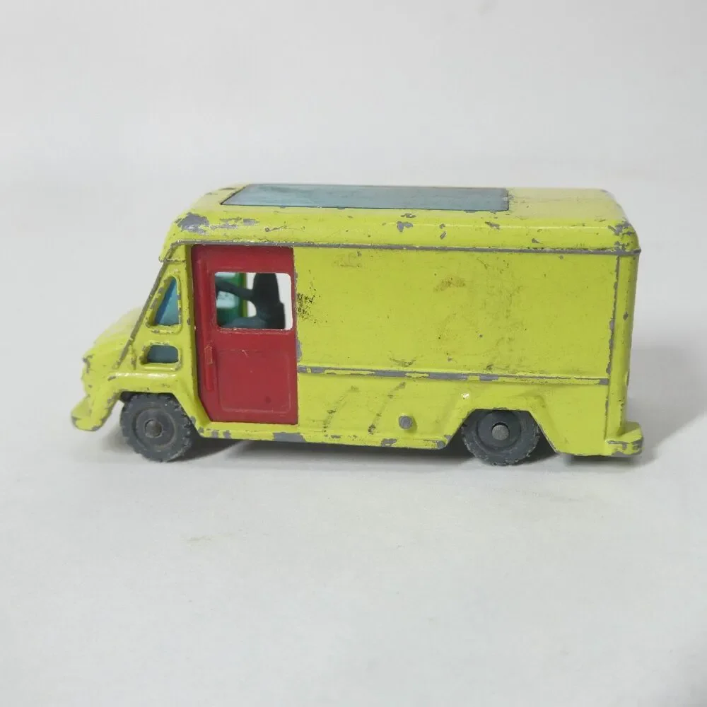 Vintage Diecast Car Lot - Midgetoy Husky Walk-Thru Van Majorette